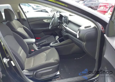 2022 Kia Forte Lxs z USA, uszkodzony, nr VIN 3KPF24AD6NE425962